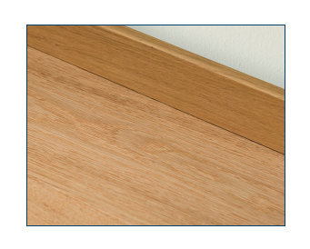 SMARTWOOD BATTISCOPA IN LEGNO ROVERE TESTA QUADRA VERNICIATO IN ABBINAMENTO 50x13 mm