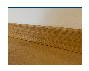 SMARTWOOD BATTISCOPA IN LEGNO IMPREGNATO ROVERE VERNICIATO IN ABBINAMENTO 80x13 mm