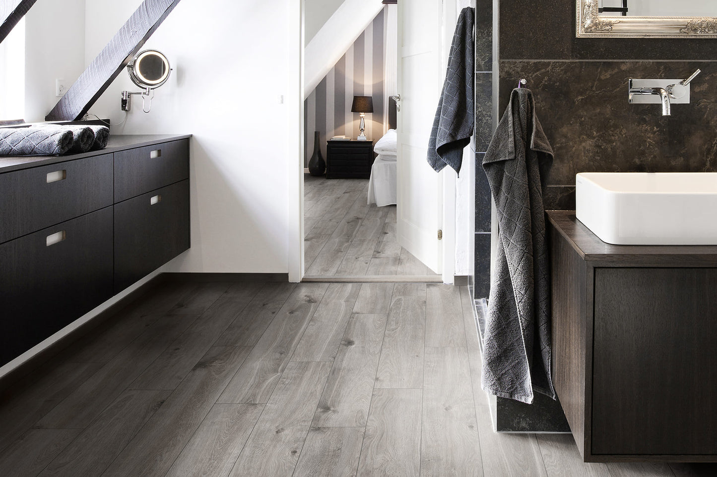 €26,50/mq R&G DISTRIBUTION PAVIMENTO IN LAMINATO BIONYL PRO ROVERE ARAMIS