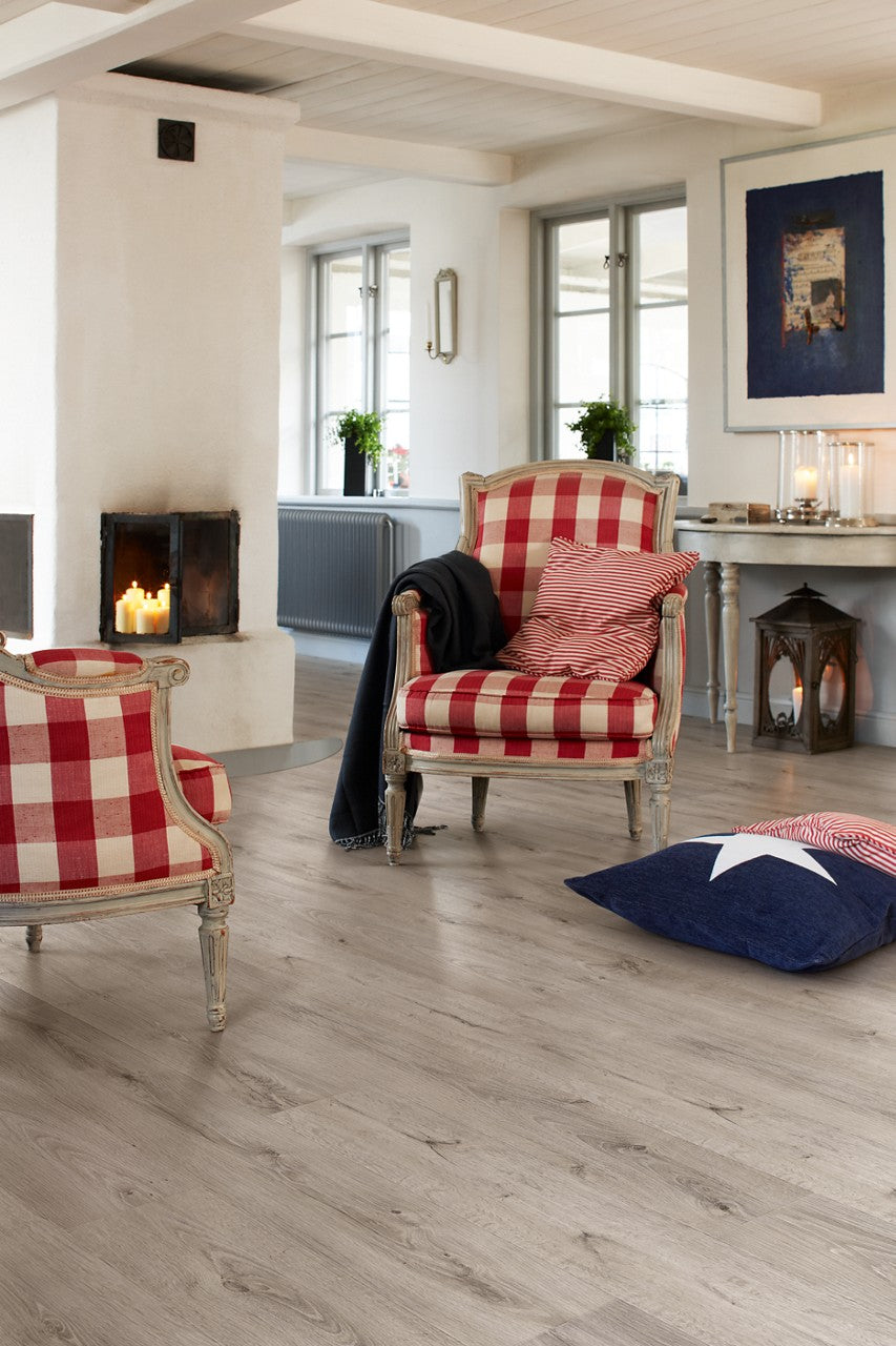 PAVIMENTO IN LAMINATO AC4 PERGO ARENDAL ROVERE GRIGIO BARNHOUSE L0339-04303