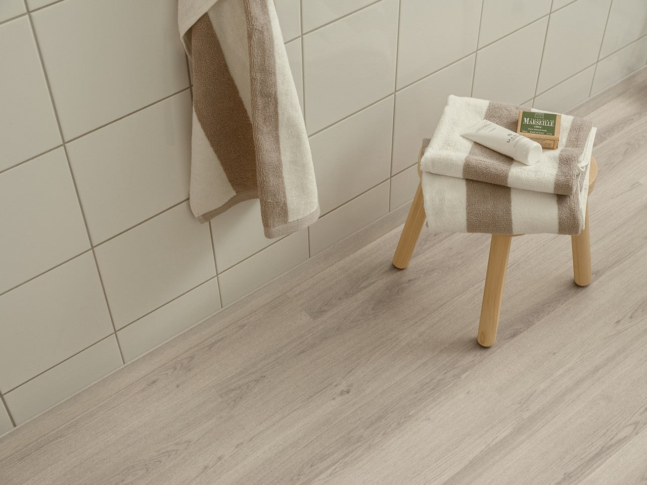 26,90/mq PAVIMENTO IN LAMINATO AC4 PERGO ESPOO ROVERE DEL LUNGOMARE L0364-04395