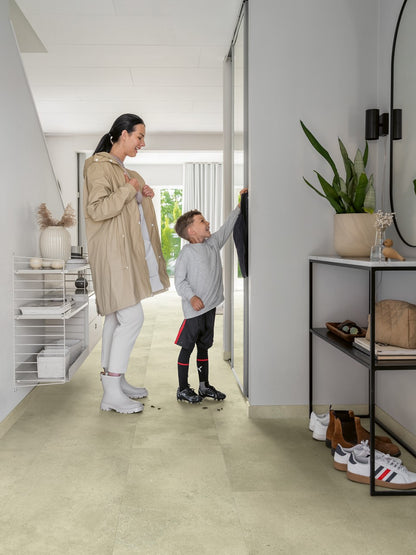 PAVIMENTO IN VINILE AC4 PERGO ISEFJORD PAD PIETRA RUVIDA BEIGE V4422-49236