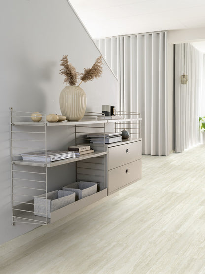 PAVIMENTO IN VINILE AC4 PERGO ISEFJORD PAD TRAVERTINO AVORIO V4422-49238