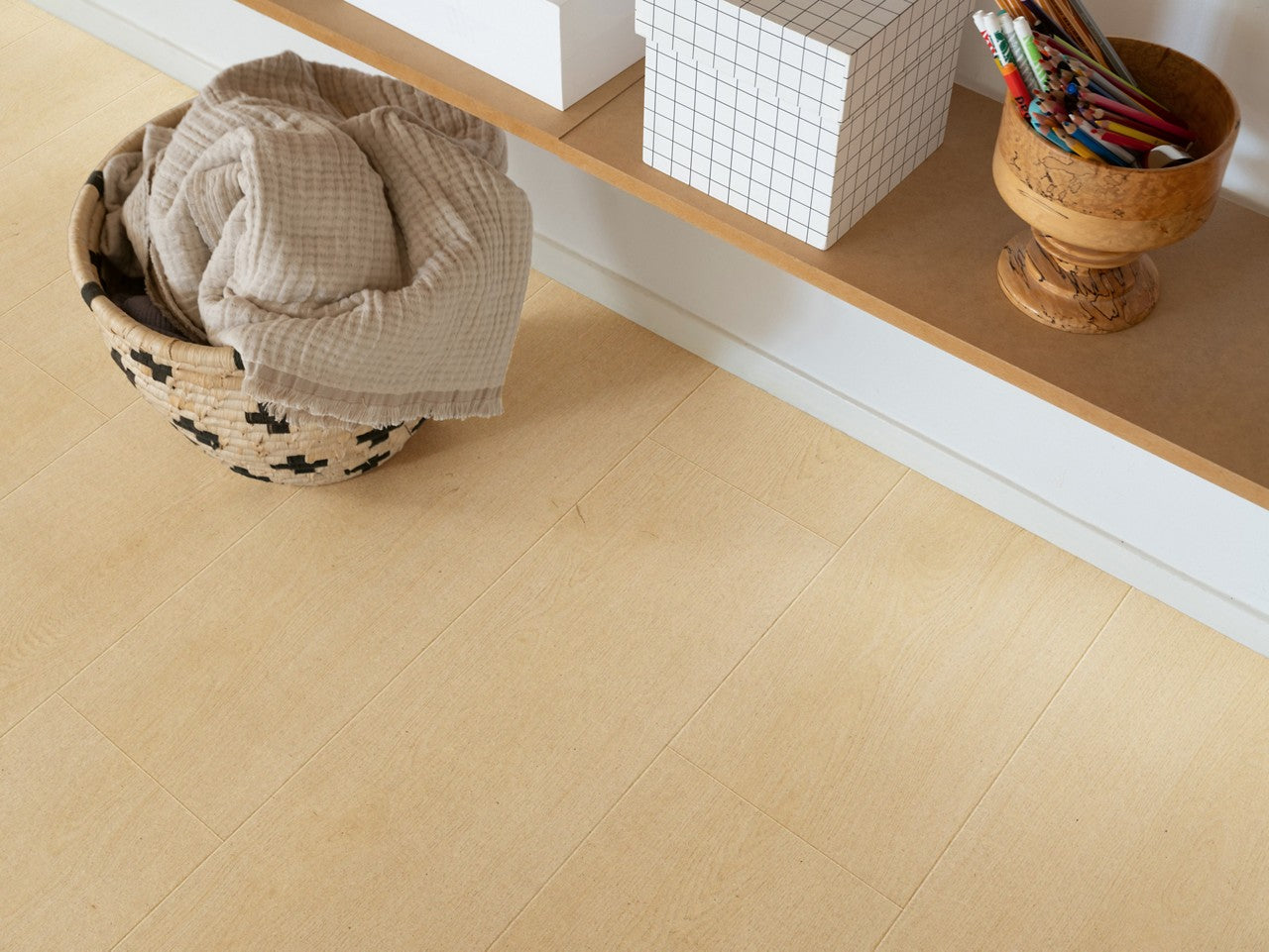 PAVIMENTO IN LAMINATO AC4 PERGO LILLEHAMMER ROVERE AVORIO L0374-08304
