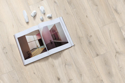 €29,90/mq PAVIMENTO IN LAMINATO BERRY ALLOC OCEAN 8 V4 GYANT LIGHT